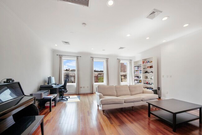 property at 80 Morris St