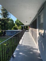 2612 Johnson St in Hollywood, FL - Building Photo