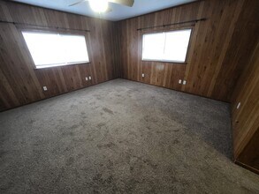 1218 Woodward St in Damon, TX - Building Photo - Building Photo