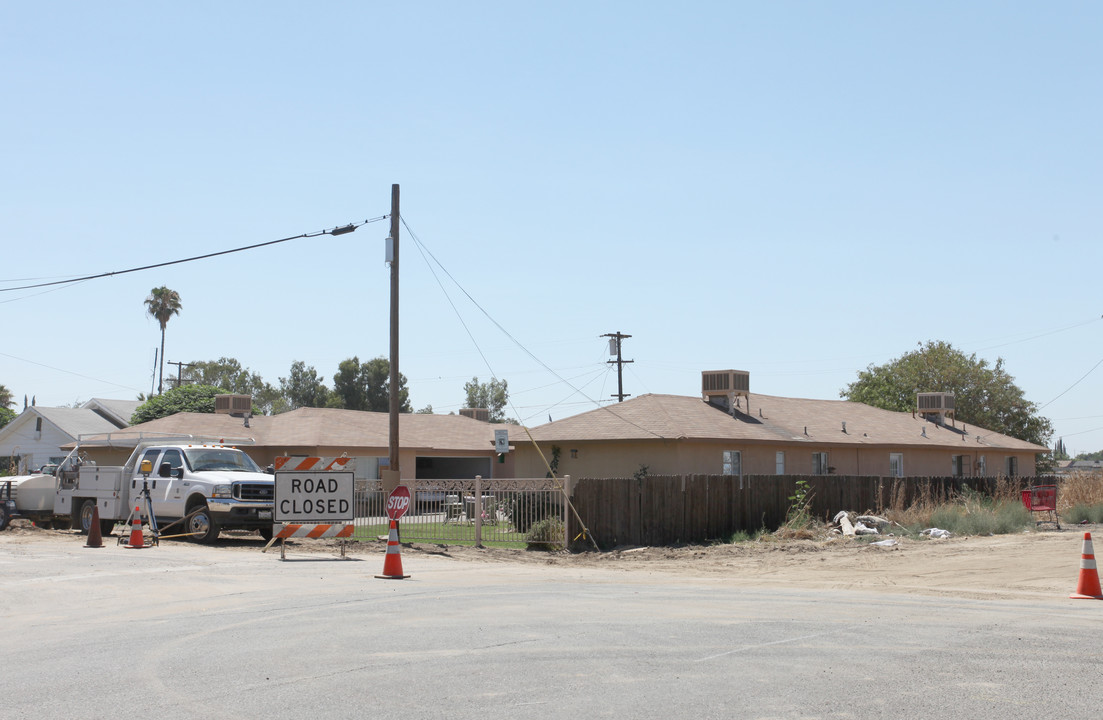 1213 W 6th St in Hanford, CA - Building Photo