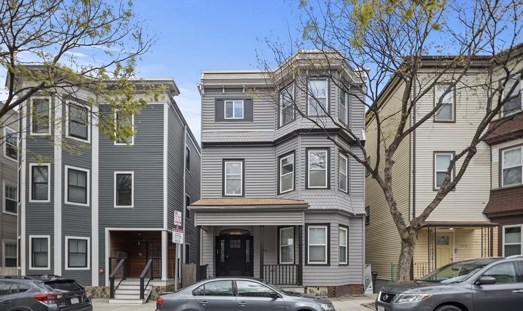 726 E 2nd St, Unit 1 in Boston, MA - Building Photo