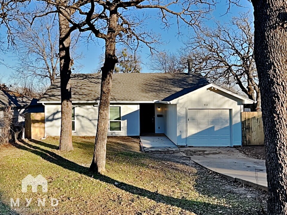 915 Winnie St in Fort Worth, TX - Building Photo