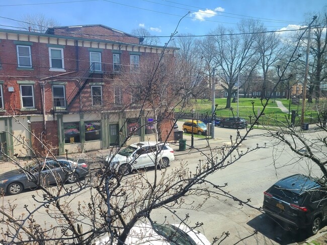 105 Liberty St in Newburgh, NY - Building Photo - Building Photo