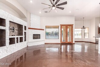 16433 W Hilton Ave in Goodyear, AZ - Building Photo - Building Photo