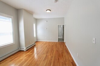 154 Bennington St, Unit #2 in Boston, MA - Building Photo - Building Photo