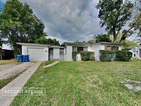 1975 Rugby Rd in Jacksonville, FL - Building Photo