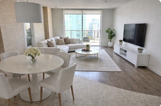 6039 Collins Ave in Miami Beach, FL - Foto de edificio - Building Photo