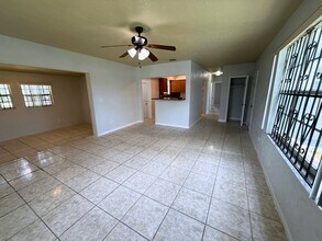 2401 NW 170th St in Miami Gardens, FL - Building Photo - Building Photo