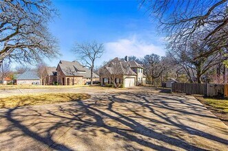 702 N Dove Rd in Grapevine, TX - Building Photo - Building Photo