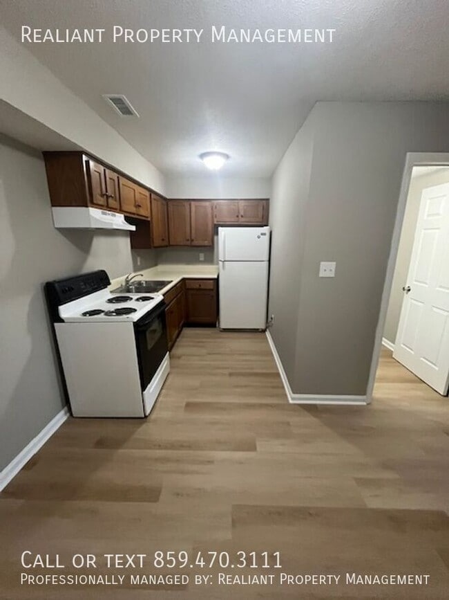 31 Hurley St-Unit -16 in Berea, KY - Foto de edificio - Building Photo