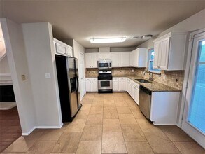 14604 Swinley Forest Cove in Austin, TX - Building Photo - Building Photo