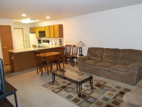 2015 Sterling Ct in Findlay, OH - Foto de edificio - Building Photo