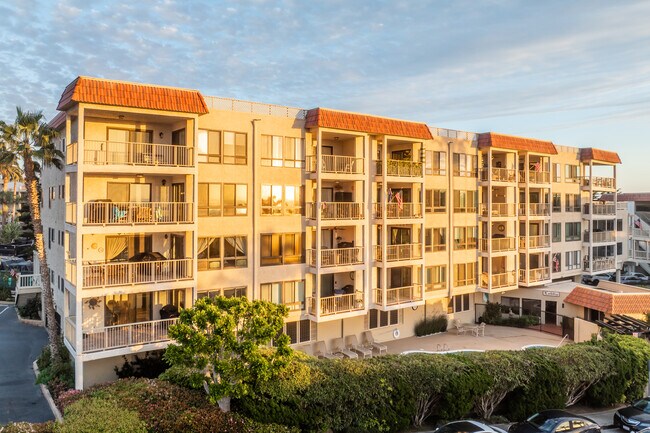 Sea Gate West Building C in San Clemente, CA - Building Photo - Building Photo