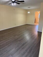 10650 Steppington Dr in Dallas, TX - Foto de edificio - Building Photo