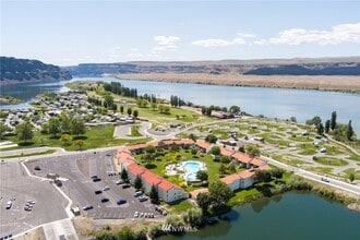 8903 Crescent Bar Rd NW, Unit 1 in Quincy, WA - Building Photo - Building Photo