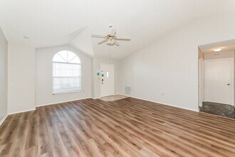 3302 56th Terrace E in Bradenton, FL - Building Photo - Building Photo