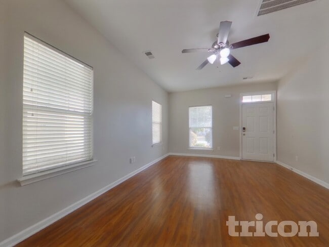 484 Westmoreland Rd in Columbia, SC - Foto de edificio - Building Photo