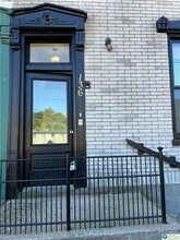 136 Bushkill St in Easton, PA - Building Photo - Building Photo