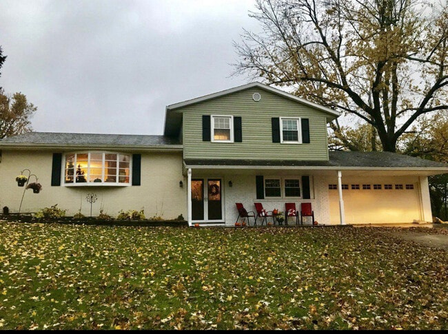 4305 E Maple Manor Pkwy in Muncie, IN - Building Photo - Building Photo