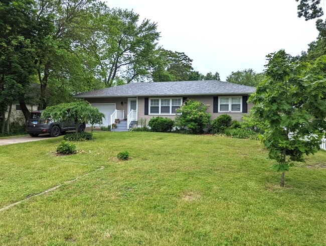 314 S Mayhew St in New Buffalo, MI - Building Photo - Building Photo