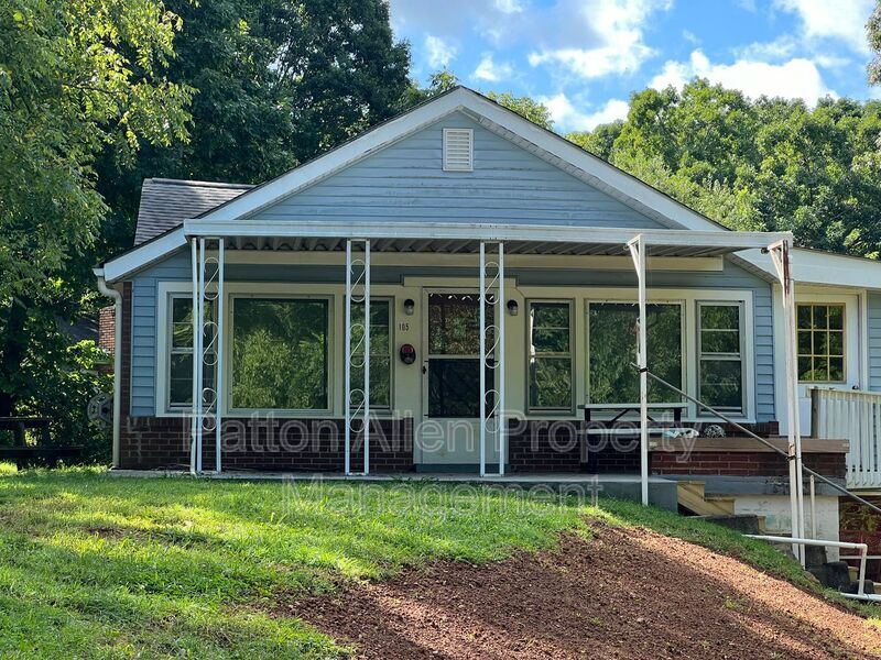 105 Bull Mountain Rd in Asheville, NC - Building Photo