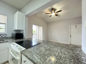 840 Cypress Park Way in Pompano Beach, FL - Building Photo - Building Photo