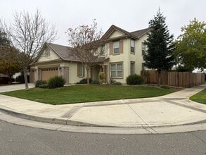 4053 Summer Ct in Merced, CA - Building Photo - Building Photo