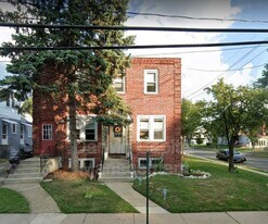 100 E Holly in Oaklyn, NJ - Building Photo