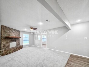 1801 Briar Run in Benbrook, TX - Building Photo - Building Photo