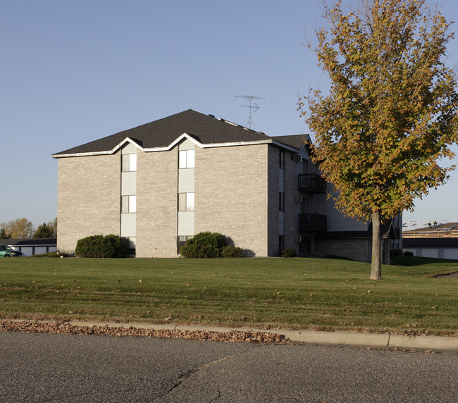 Southview Apartments in Sartell, MN - Foto de edificio - Building Photo