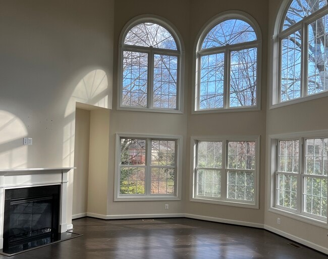 1219 Forestville Dr in Great Falls, VA - Building Photo - Building Photo