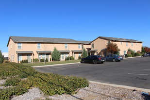 Woodland Townhomes in Marysville, CA - Building Photo