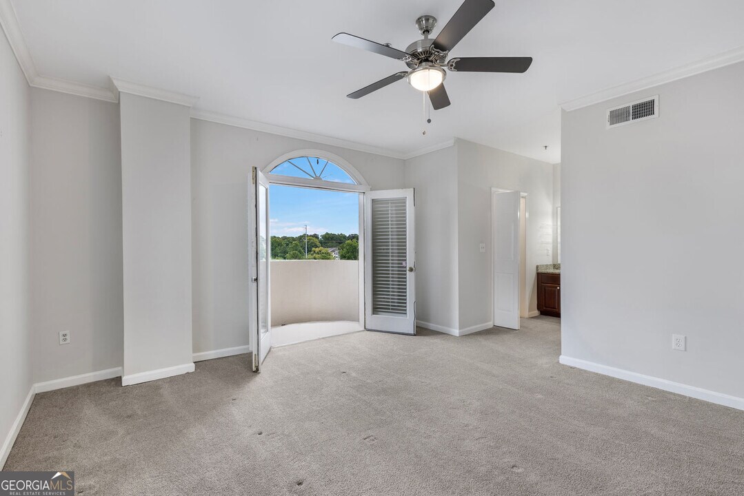 2161 Peachtree Rd NE in Atlanta, GA - Building Photo