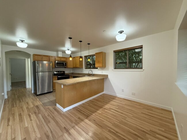 3304 Claremont Ave S in Seattle, WA - Building Photo - Building Photo