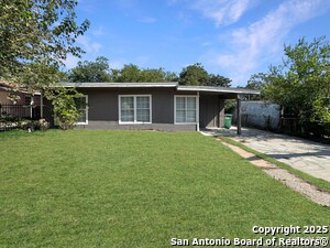 1611 La Manda Blvd in San Antonio, TX - Building Photo