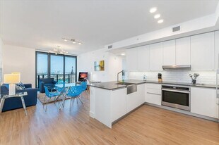 460 NE 5th St in Miami, FL - Building Photo