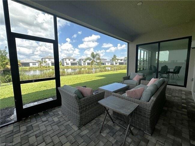 20293 Fair Oak Ln, Unit 155 in Estero, FL - Foto de edificio - Building Photo