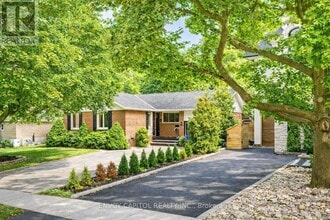 86 W Deane Park Dr in Toronto, ON - Building Photo - Building Photo