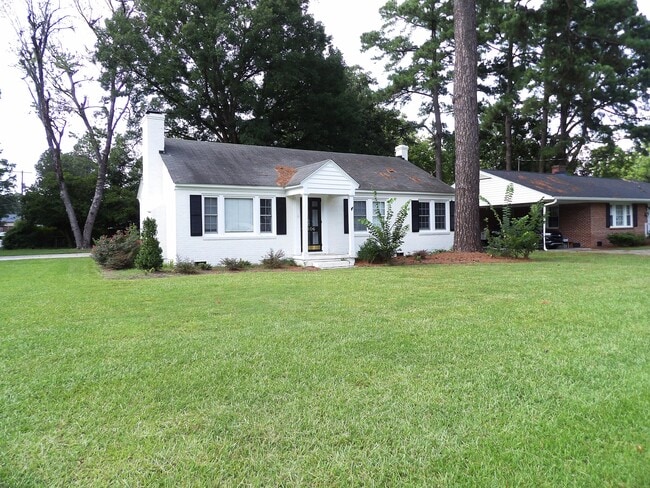 property at 106 Rowe Ave NW