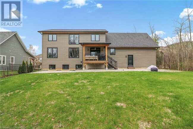 155 Delphi Ln in Blue Mountains, ON - Building Photo - Building Photo