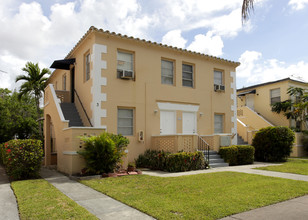 27-31 Sidonia Ave in Coral Gables, FL - Building Photo - Building Photo