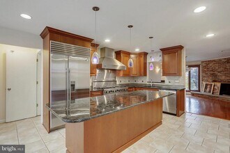 9801 Clydesdale St in Potomac, MD - Building Photo - Building Photo