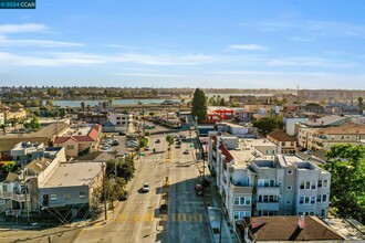 1515 14th Ave in Oakland, CA - Building Photo - Building Photo