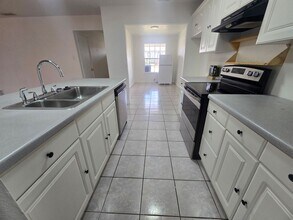 1105 N Nolan River Rd-Unit -Unit B in Cleburne, TX - Building Photo - Building Photo