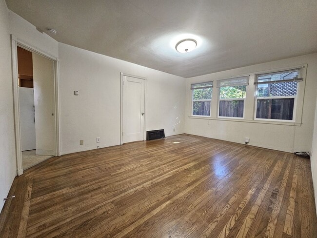 302-316 Kipling St in Palo Alto, CA - Building Photo - Building Photo