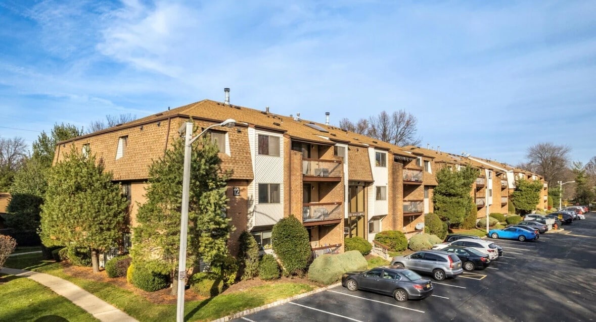 1506 Edison Glen Terrace, Unit 1506 in Edison, NJ - Building Photo