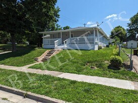 326 6th St in North Vernon, IN - Building Photo