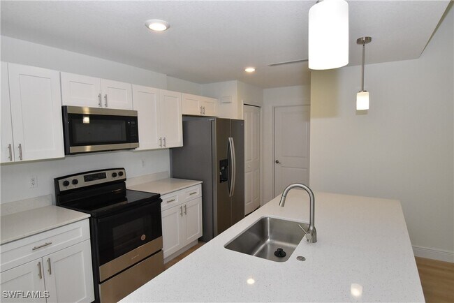 208 Sunset Rd in Rotonda West, FL - Building Photo - Building Photo