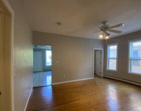 11 Beacon St, Unit #2 in Boston, MA - Foto de edificio - Building Photo