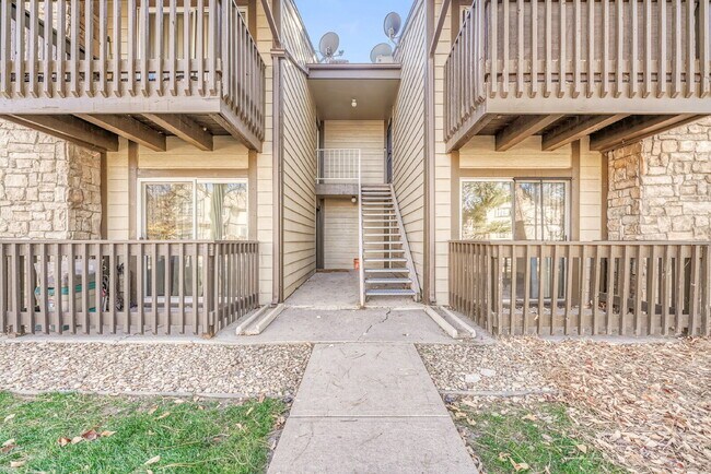 1758 S Pitkin Cir in Aurora, CO - Building Photo - Building Photo